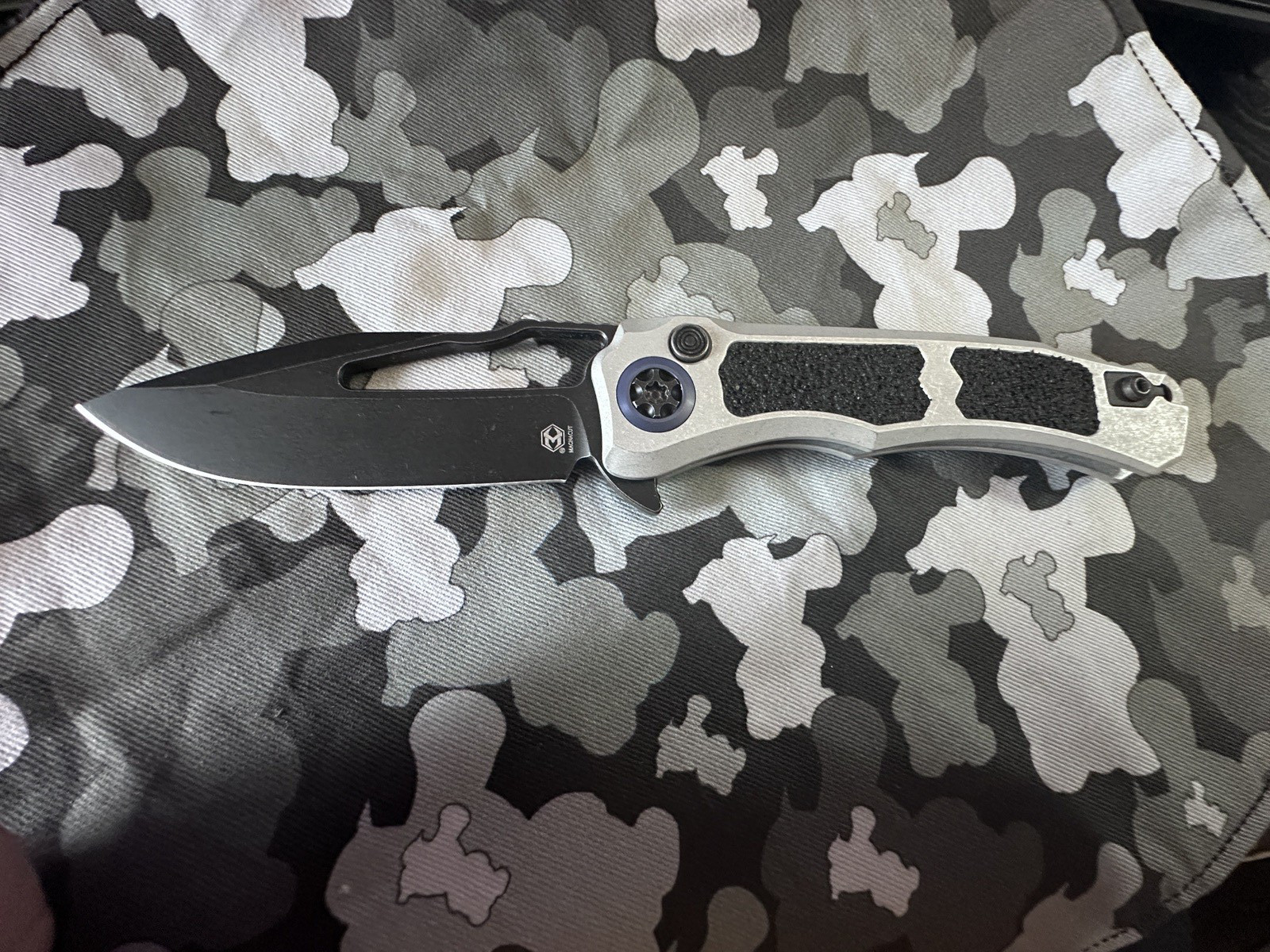 Heretic Knives Wraith V4 Manual Blizzardworn Clip Point Folding Knife Aluminum