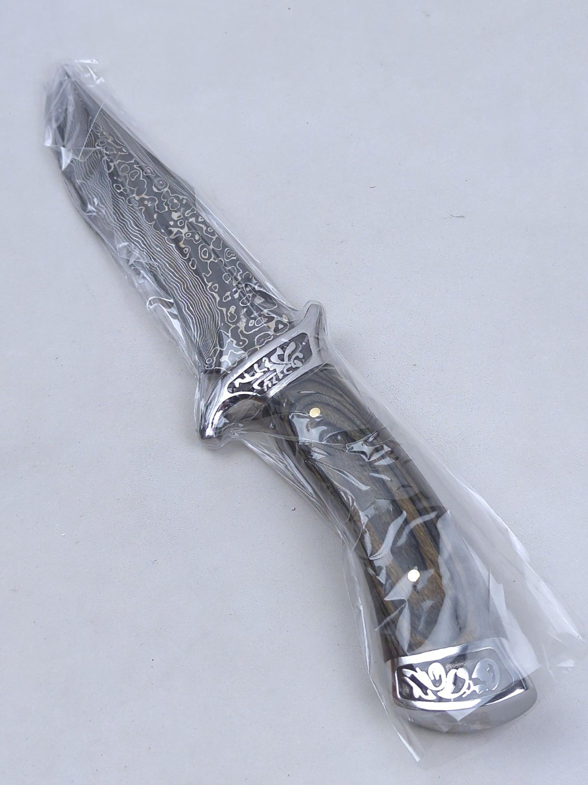 5.5-inch Hunting Knife w/ STAINLESS Laser-Etched DAMASCUS Blade & LEATHER Sheath