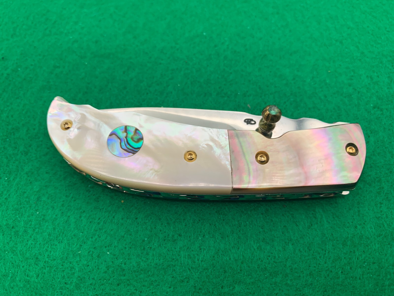 CUSTOM TAWEESAK KNIFE MOTHER OF PEARL / CASE NONE BETTER MUSEUM QUALITY) RARE 1
