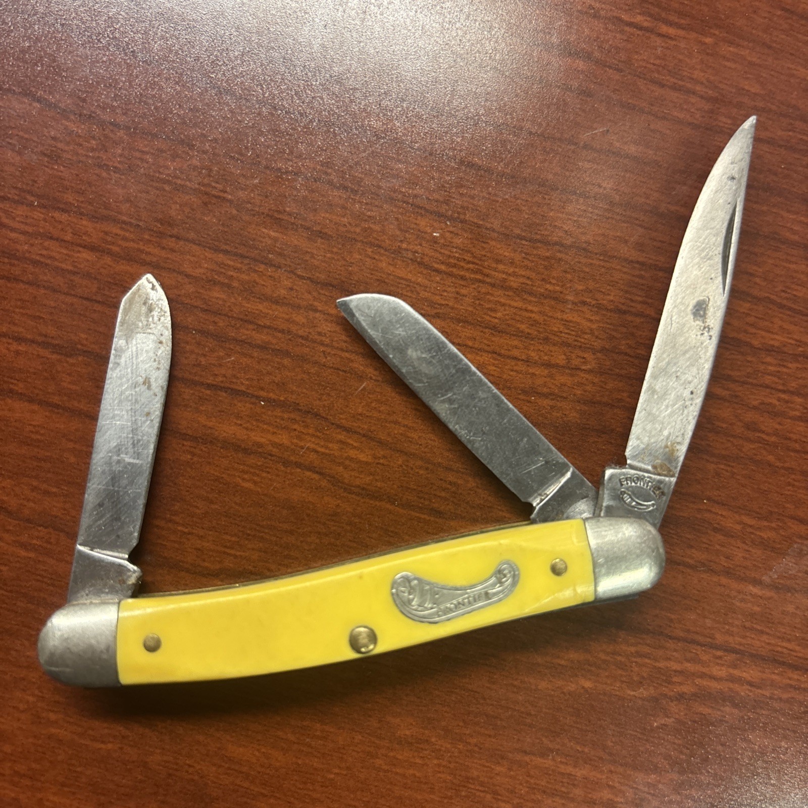 Vintage Frontier Series By Imperial Three-Blade Pocket Knife Model 4233