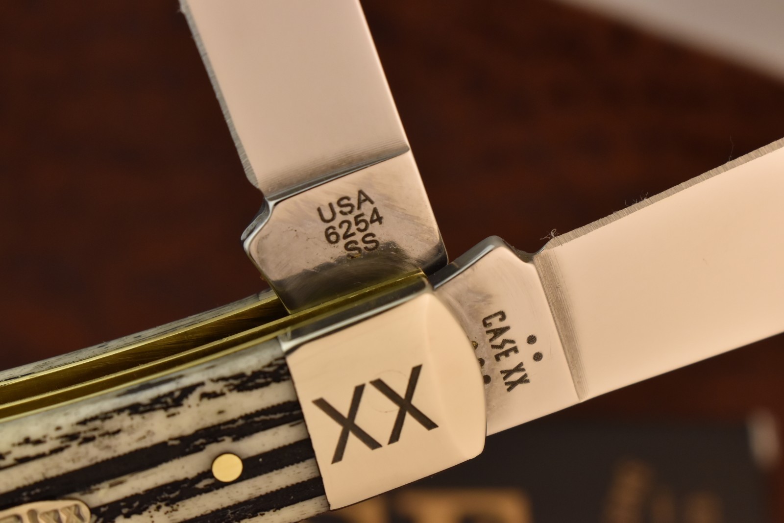 CASE XX USA 2025 NATURAL BONE UNITED STATES FLAG FULL SIZE TRAPPER KNIFE 6254 SS