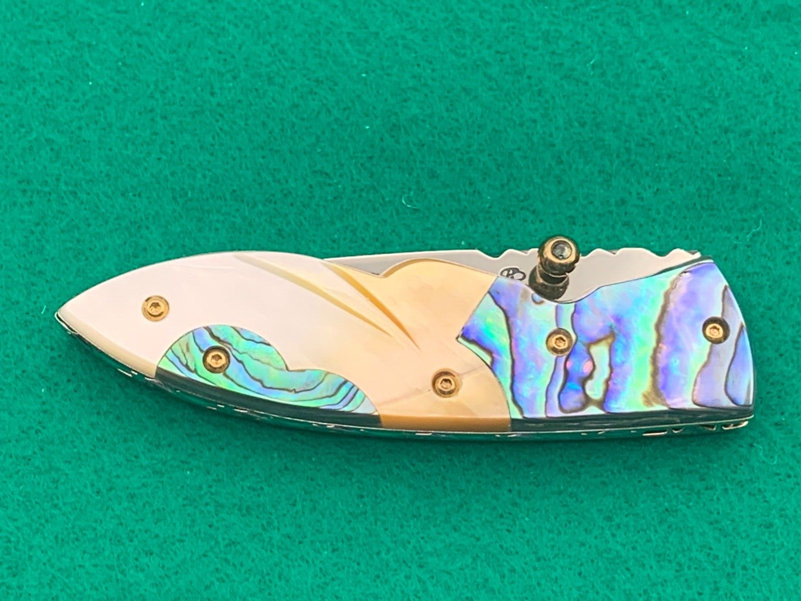 CUSTOM TAWEESAK KNIFE MOTHER OF PEARL / CASE NONE BETTER MUSEUM QUALITY) w/CASE