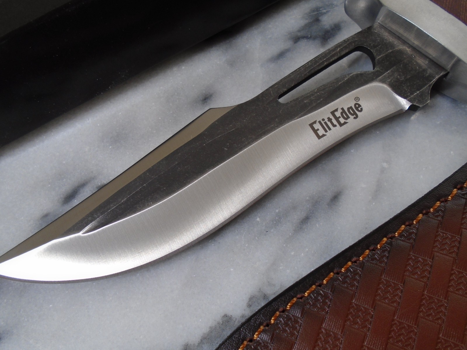 Elitedge Fancy Recurve Bowie Hunter Knife Full Tang 440C Fixed Blade Walnut Wood