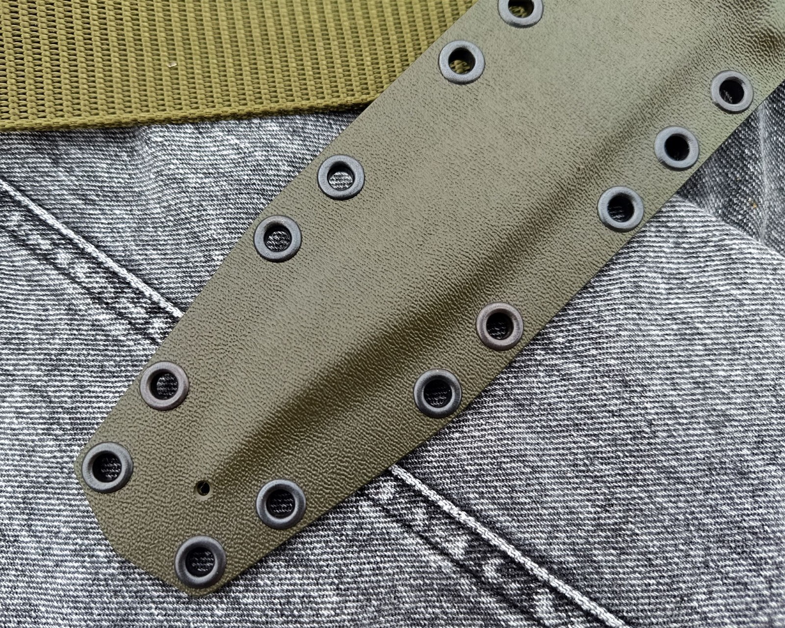 Glock 78/81 custom olive kydex sheath. Only the scabbard. Scabbard with mount