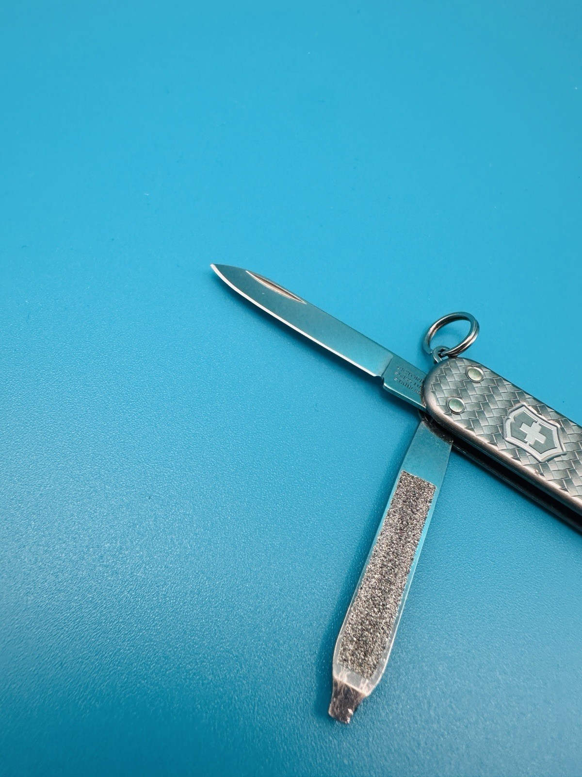 VICTORINOX Classic SD Precious Alox Swiss Army Knife Multi-Tool 58mm GRAY !