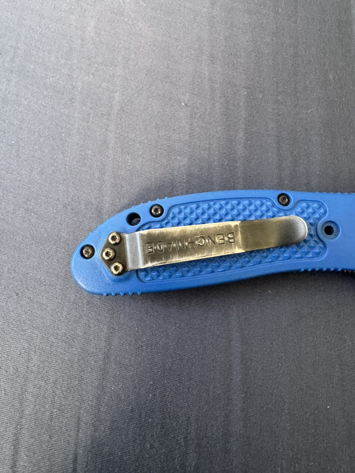 Benchmade 551 USA Mel Pardue S30V Griptilian Blue Handle Combo Edge Shamrock