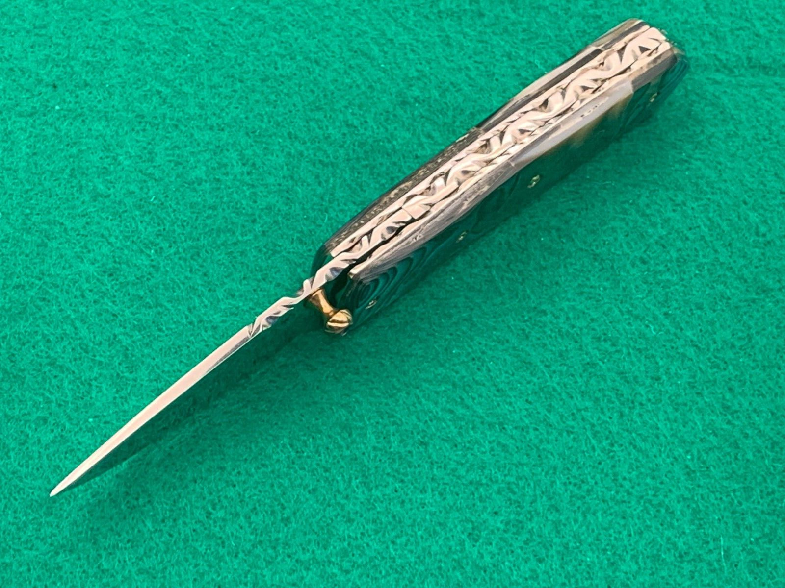 CUSTOM TAWEESAK KNIFE MOTHER OF PEARL / NONE BETTER MUSEUM QUALITY) w/ CASE