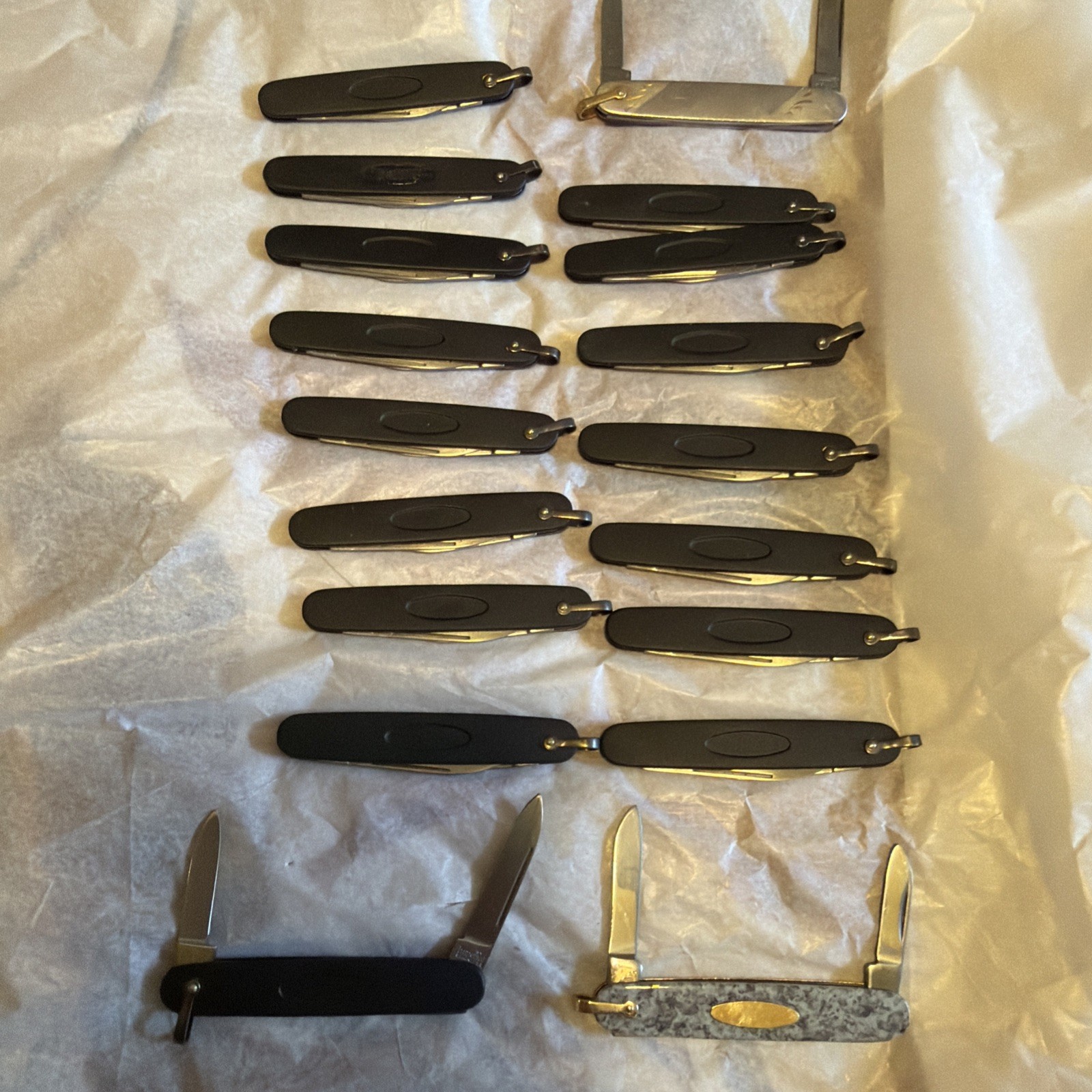 Lot Of 18 Vintage Imperial Pocket Knifes