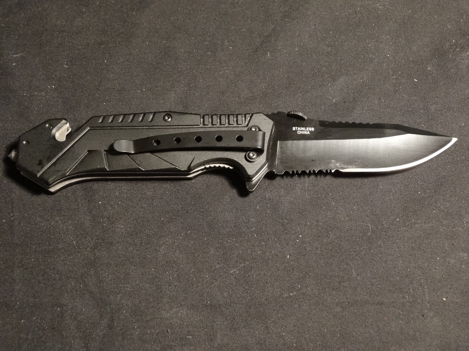 United States Marines YC-501M Tactical Folding Knife With Dog Tag