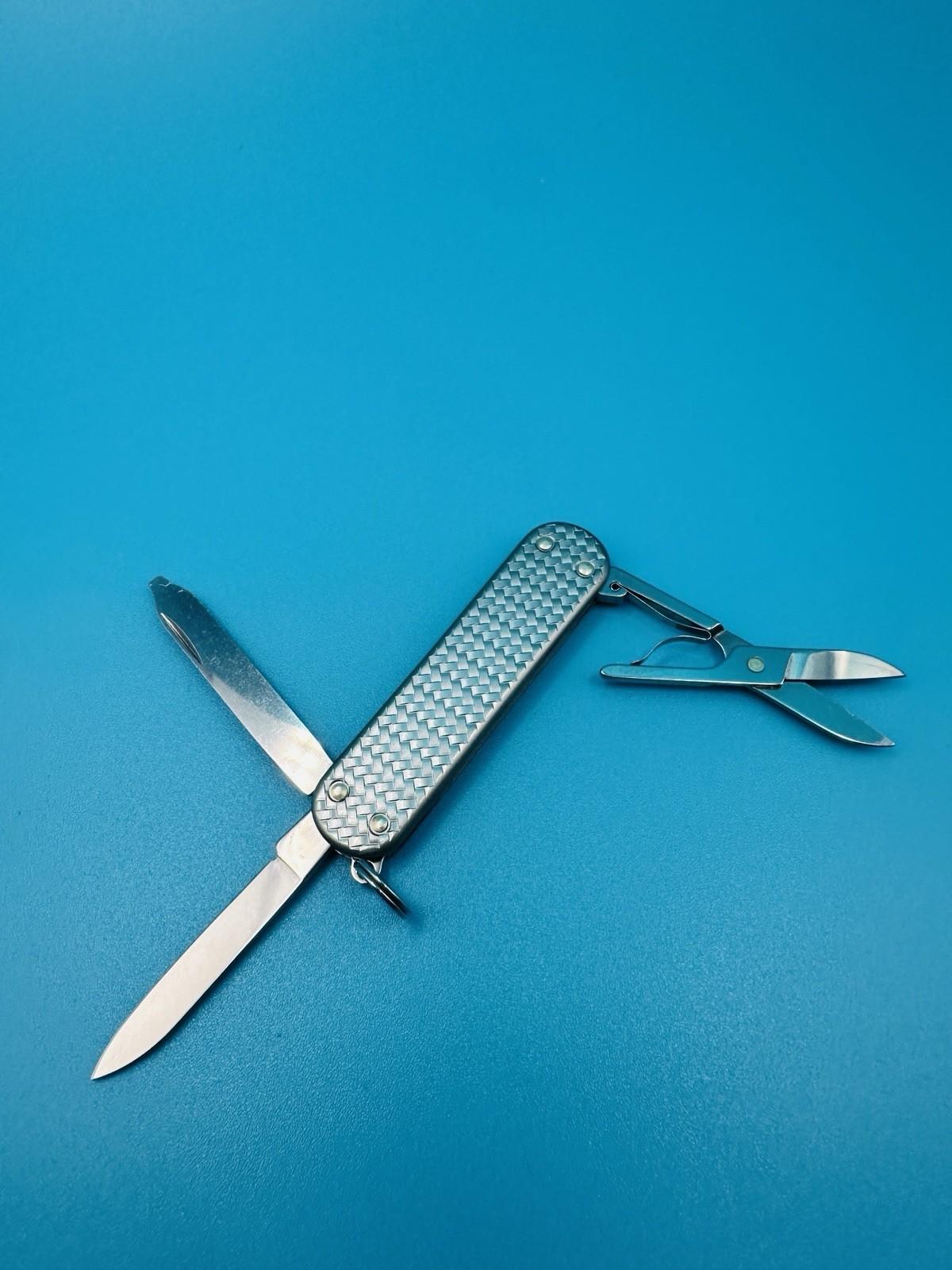 VICTORINOX Classic SD Precious Alox Swiss Army Knife Multi-Tool 58mm GRAY !
