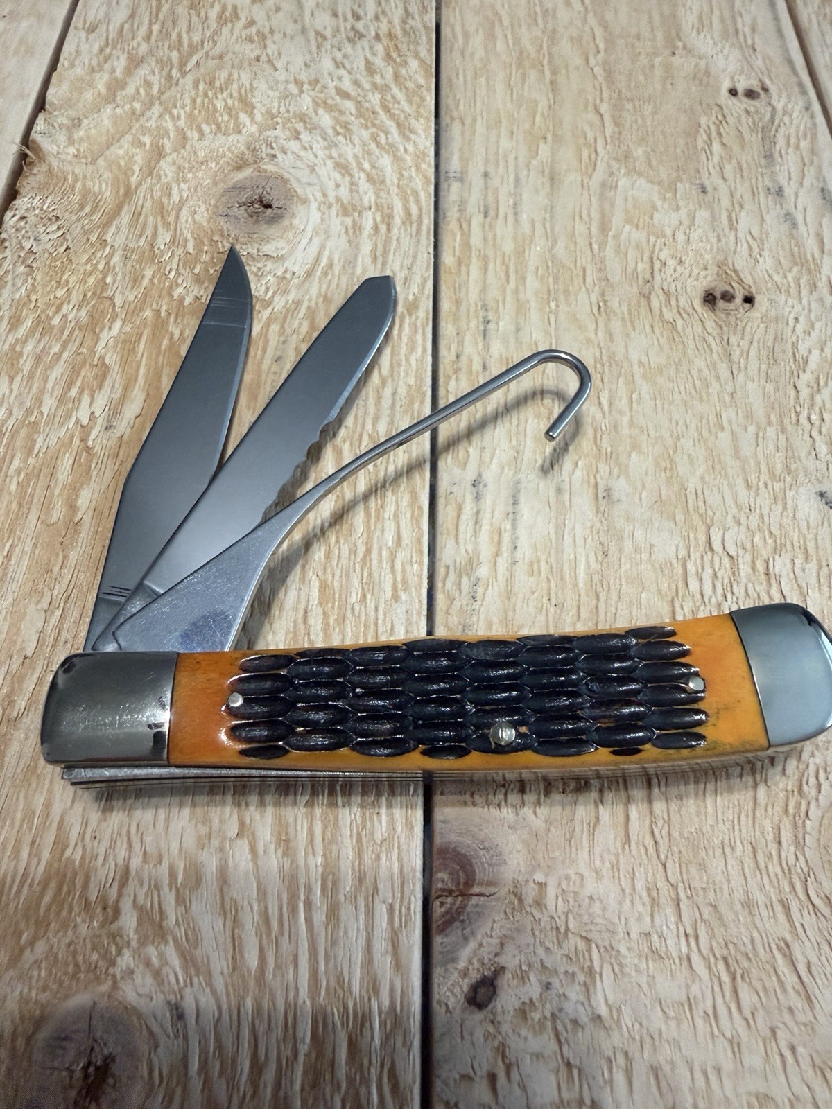 Remington 2024 Waterfowler R1123w Bone Handle 2-Blade Clip/Spey Gut Hook