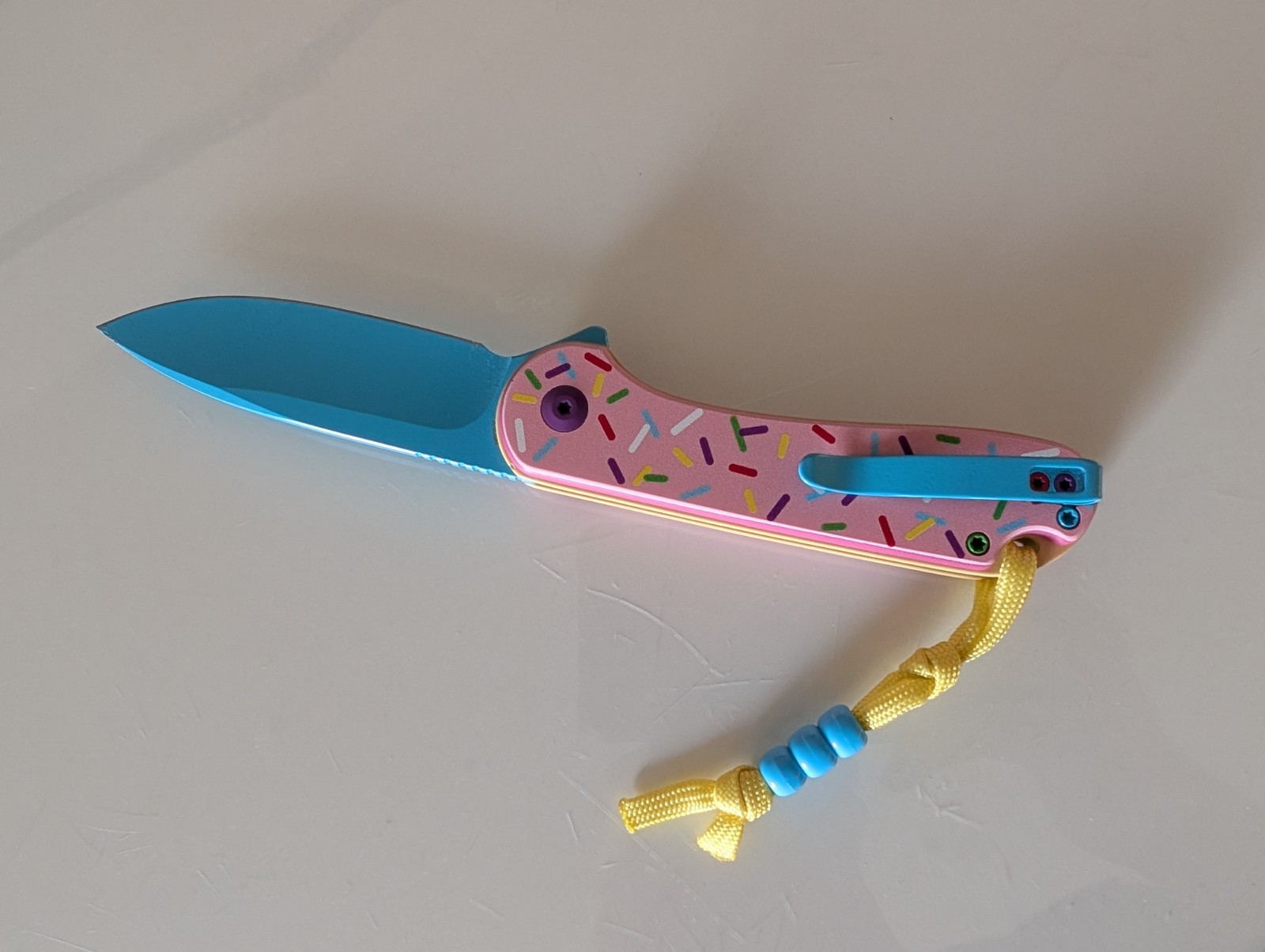 Civivi Elementum D2 Pink DONUT