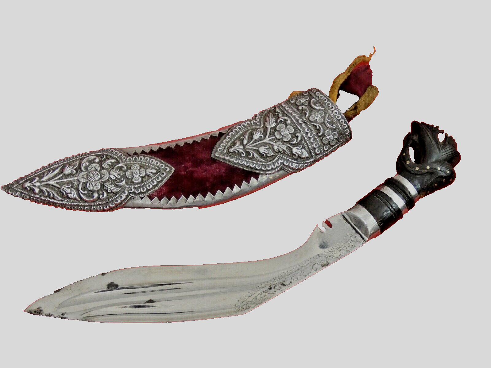 EXCEPTIONAL QUALITY ANTIQUE SILVER MOUNTED KUKRI DAGGER NEPAL INDIA Gurgha Sword