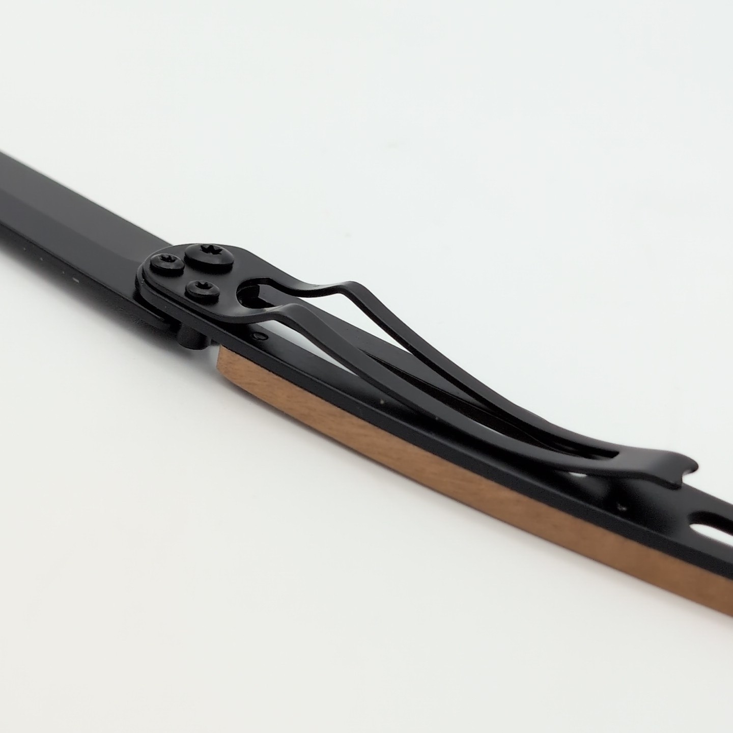 Deejo 37g Black Titanium | Terra Incognita | Juniper Wood Handle | 3.75″ Blade