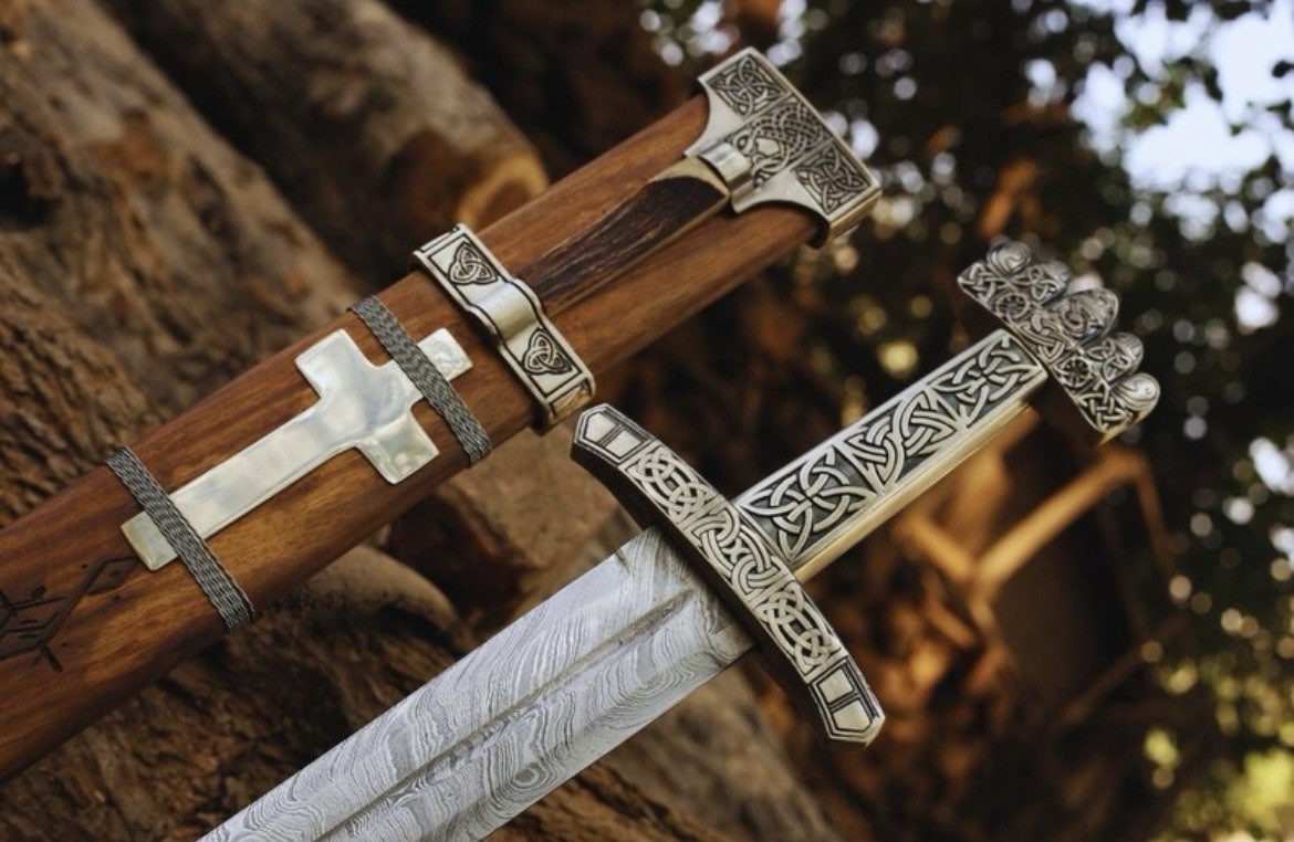 Handmade Viking Longsword Damascus Steel Medieval Sword w/ Wooden Scabbard
