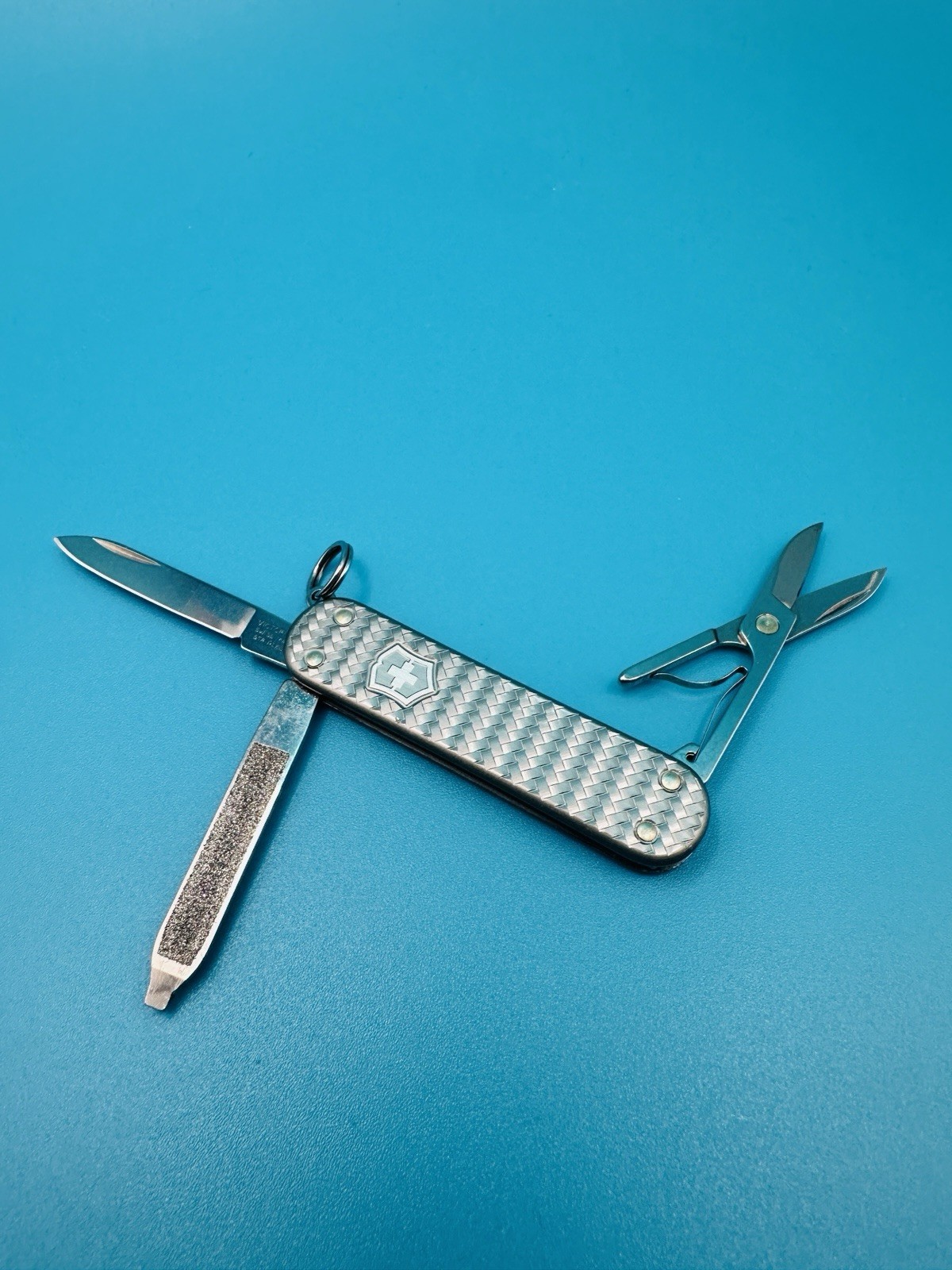 VICTORINOX Classic SD Precious Alox Swiss Army Knife Multi-Tool 58mm GRAY !