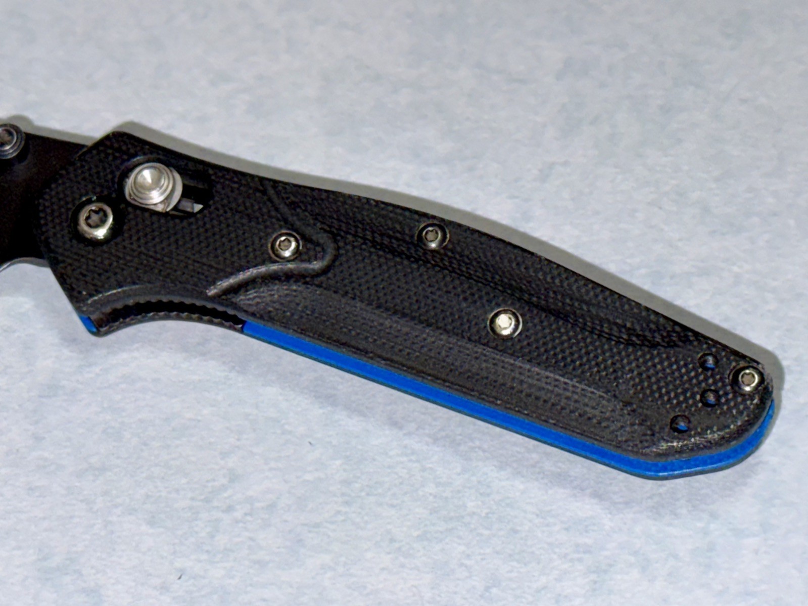 Benchmade 945BK-1 Mini Osborne Axis Reverse Tanto S30V Black/Blue G10