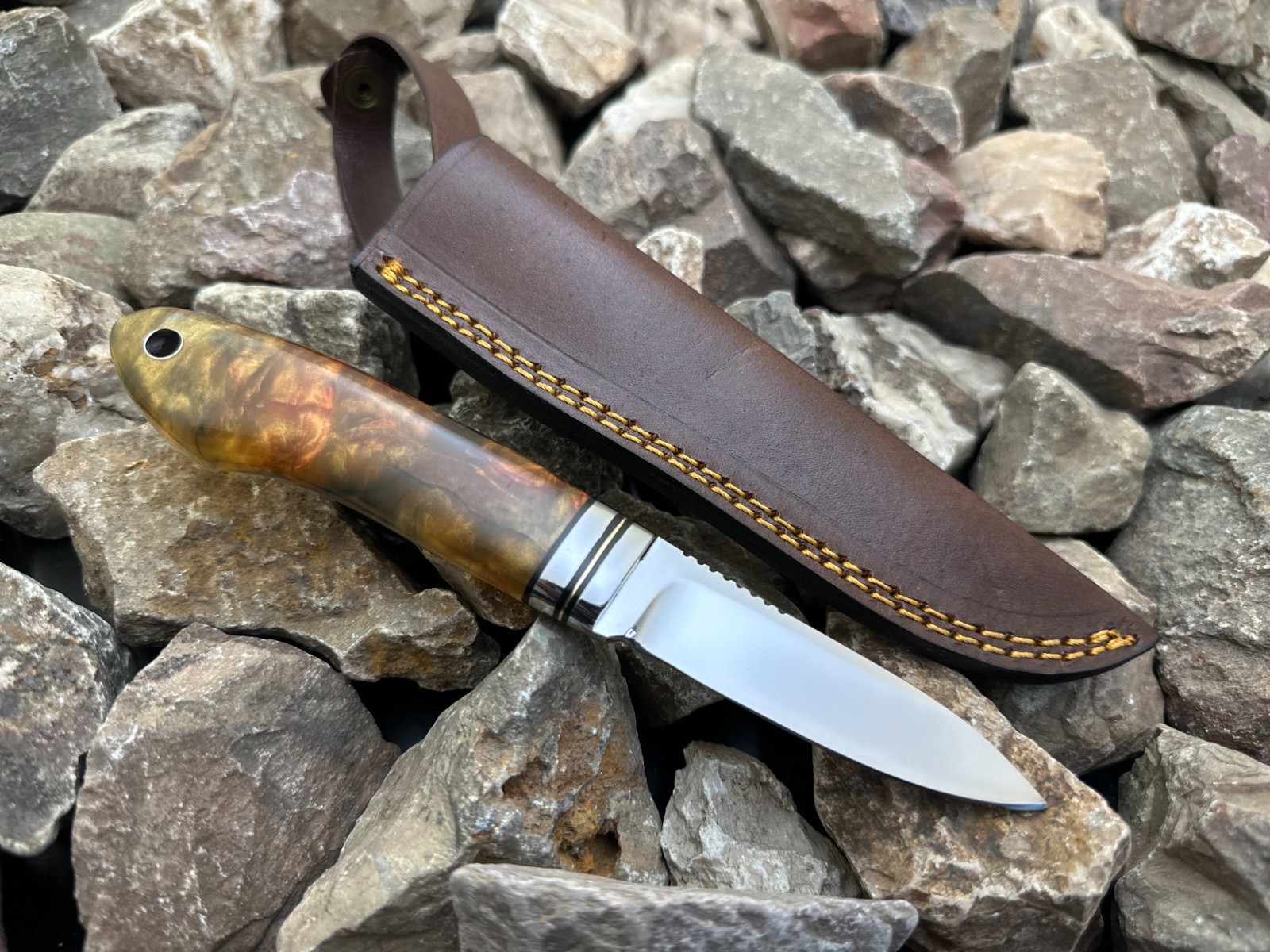 Custom Handmade Fixed Blade Hunting Outdoor EDC Knife W/ Burl Type Resin Handle