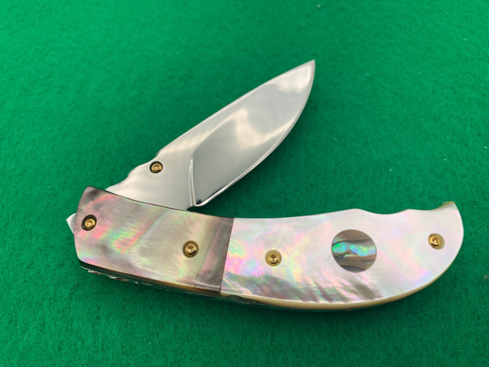 CUSTOM TAWEESAK KNIFE MOTHER OF PEARL / CASE NONE BETTER MUSEUM QUALITY) RARE 1