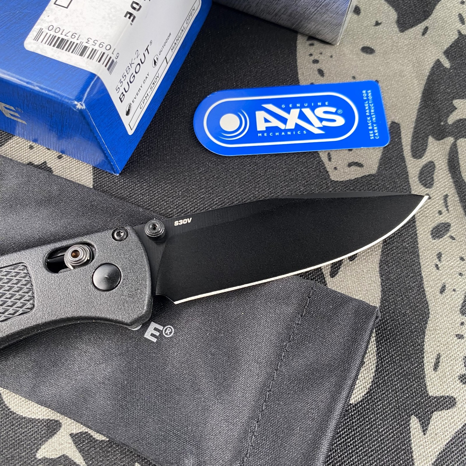 Benchmade 535BK-2 Bugout Black CF-Elite Handle S30V BLADE Folding Knife