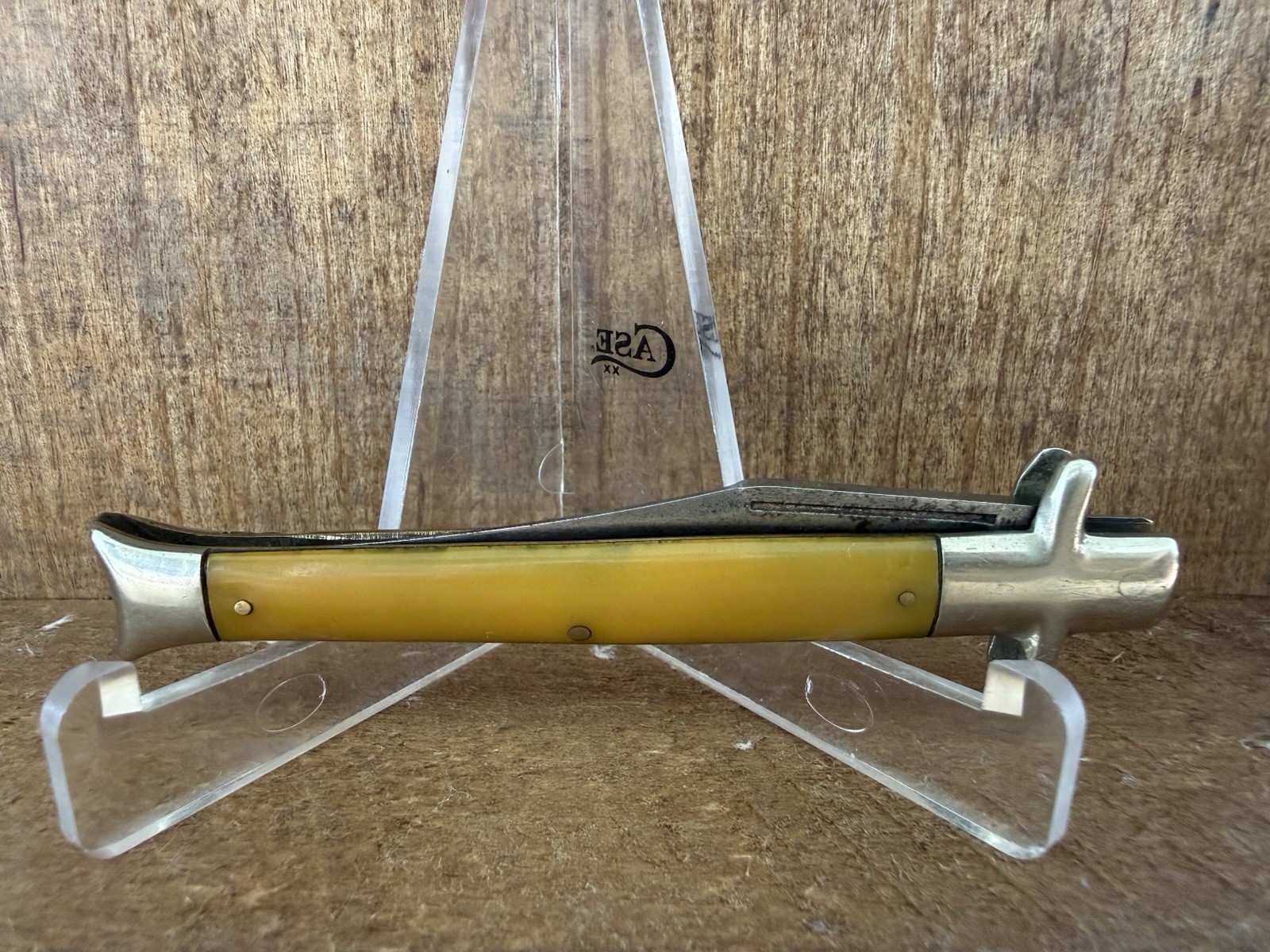 W.R. Case & Sons B1051 Fishtail Bow Tie Knife 1905-1914 Yellow Antique Rare