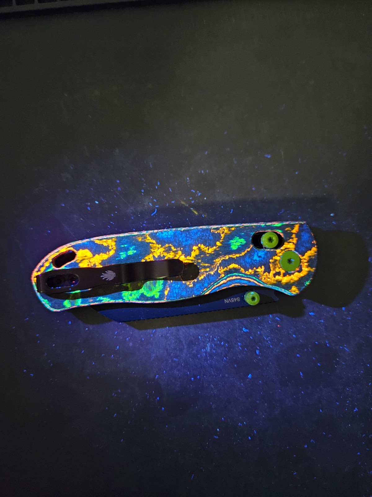 Kizer Drop Bear Blade City Exclusive S45VN Blade 80s Camo Carbon Handle 200 made