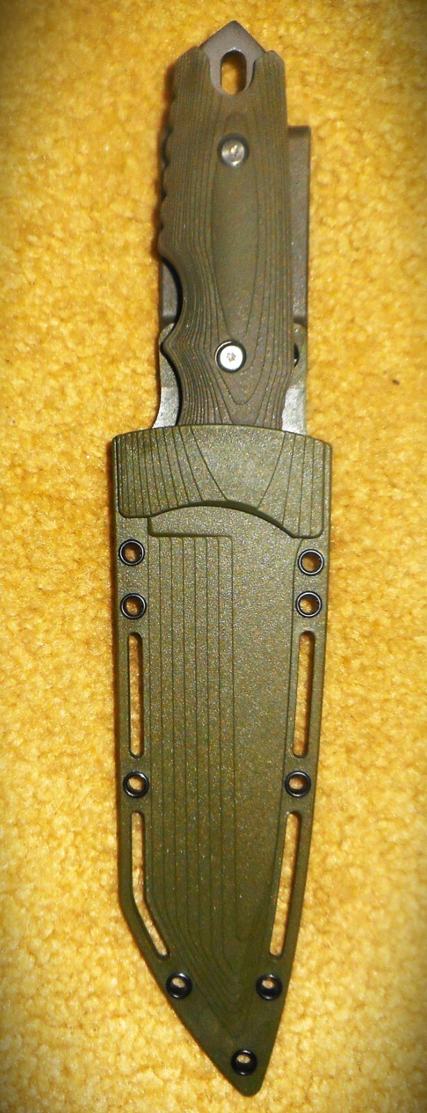 ARMY GREEN-HANDLE COMBAT KNIFE AND HARD SHEATH