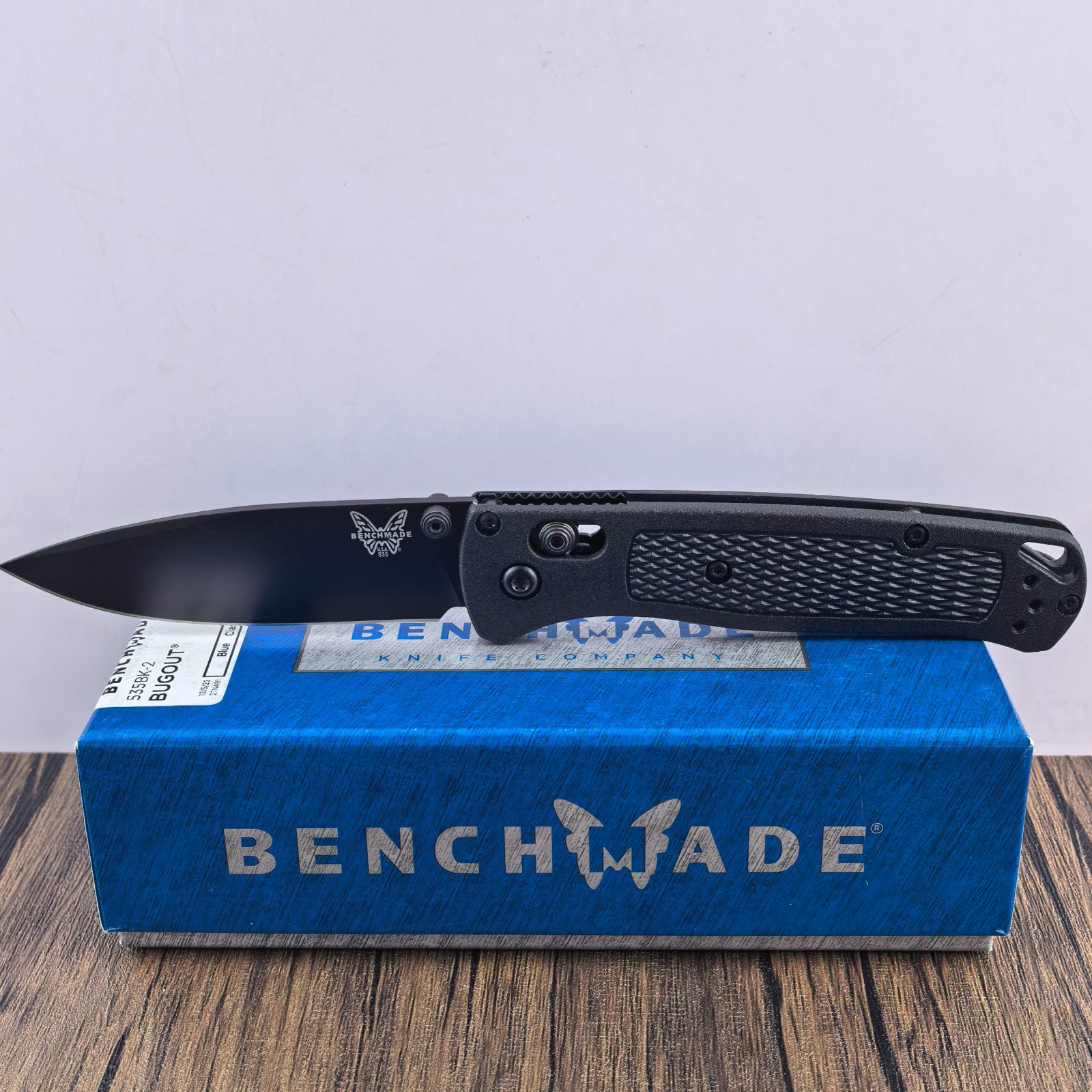 Benchmade-Knives Bugout-Black CF-Elite Handle CPM-S30V-Steel Knives(535BK-2)