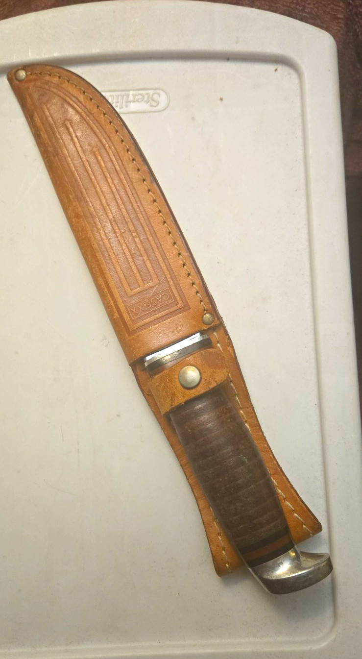 Case XX 323-6, 5.75″ Hunting Blade Full Tang Steel, Leather Sheath 1977.