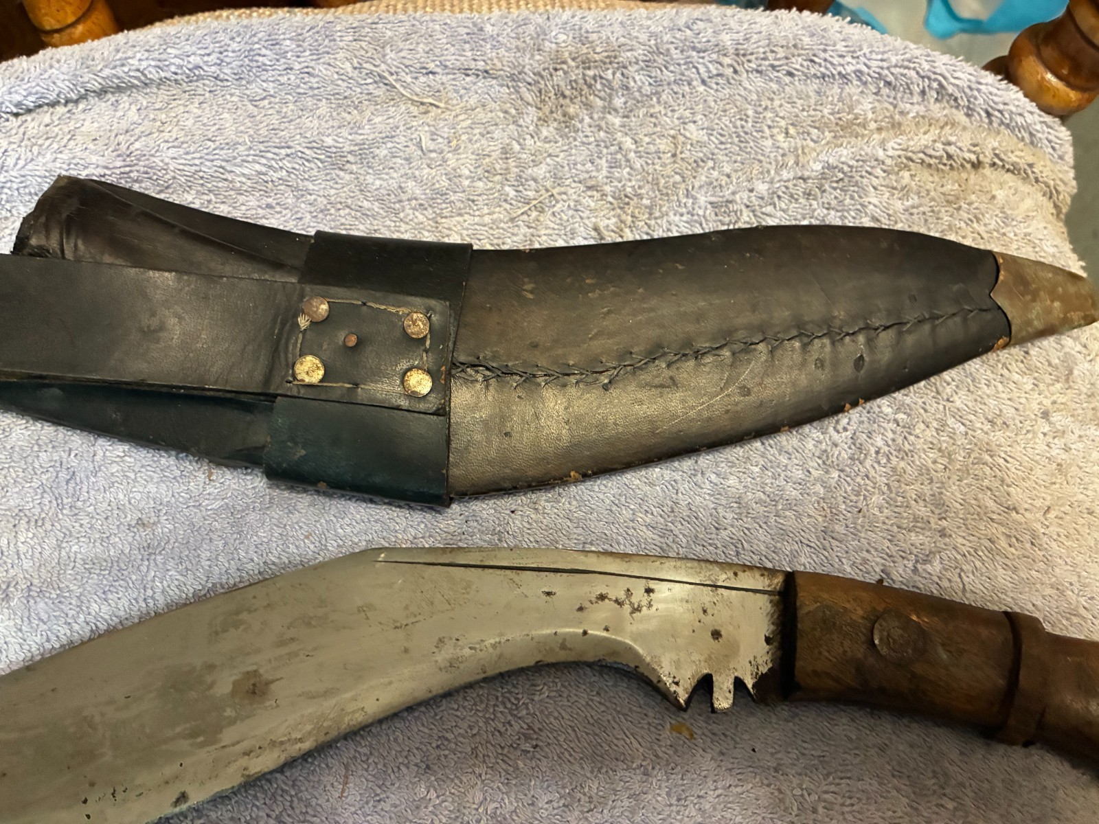 Vintage India GURKHA KUKRI Fighting Knife 12″ Blade And Original Sheath