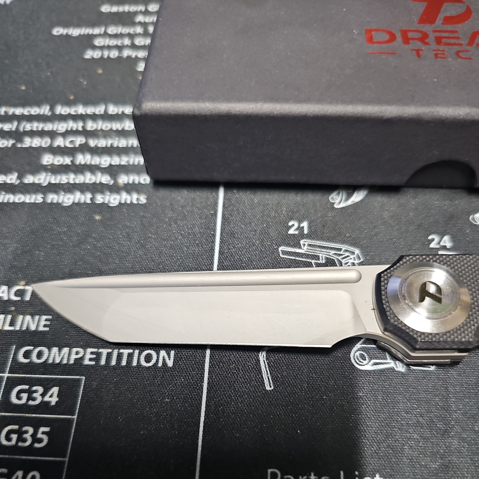 DreamTech – D4002GB, beadblasted D2 blade, black G10 handle