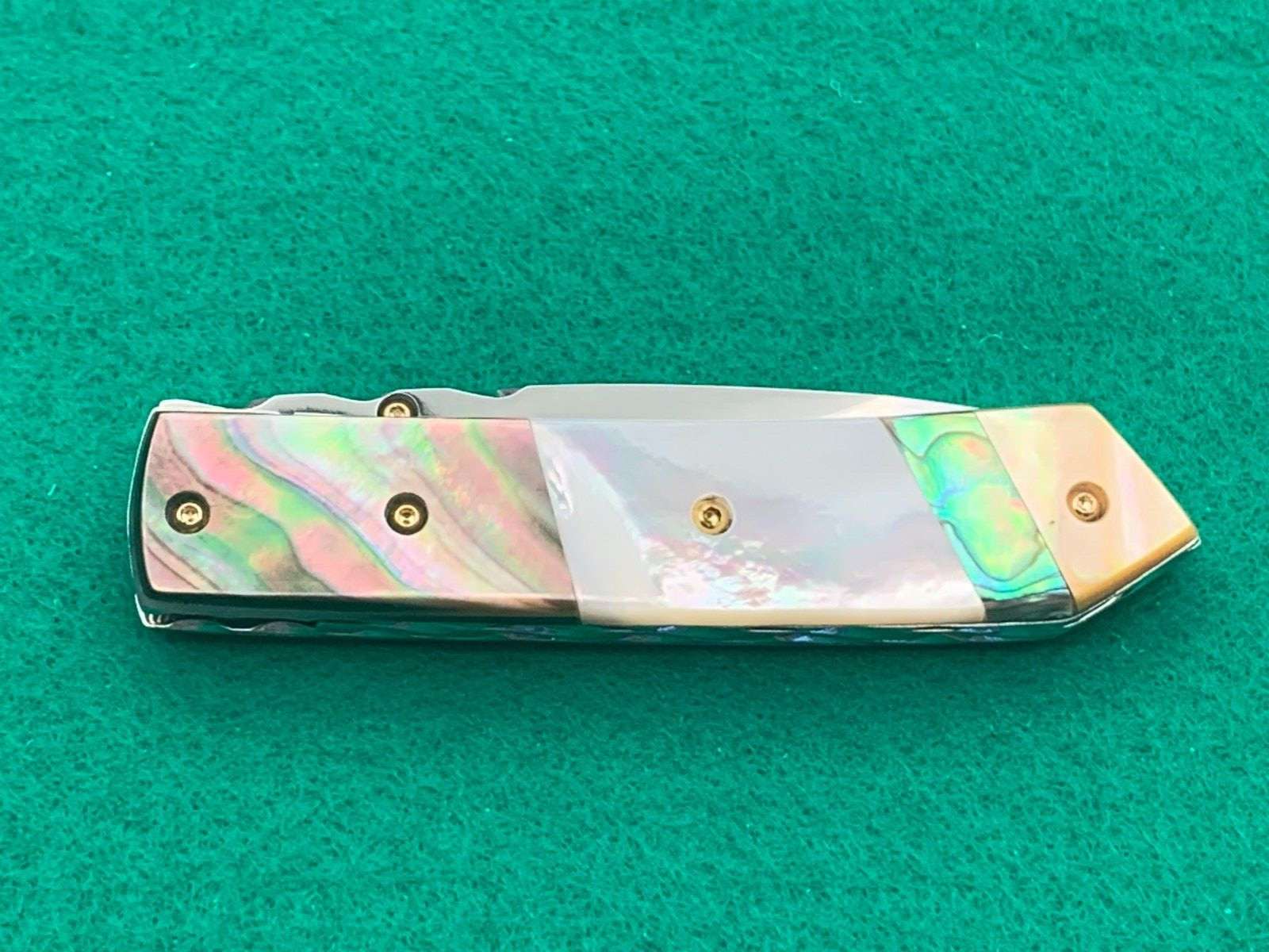 CUSTOM TAWEESAK KNIFE MOTHER OF PEARL / NONE BETTER MUSEUM QUALITY) w/CASE