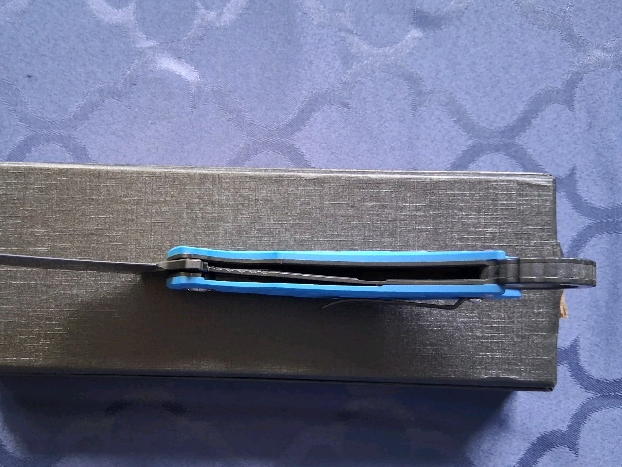 🔥 QSP – Eagle Karambit Flipper Knife w/Blue G10 Handle & D2 Blade (QS120)