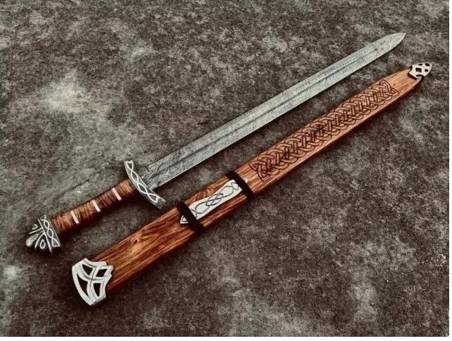Hand Forged Damascus steel Viking Sword Sharp / Battle Ready Medieval Sword