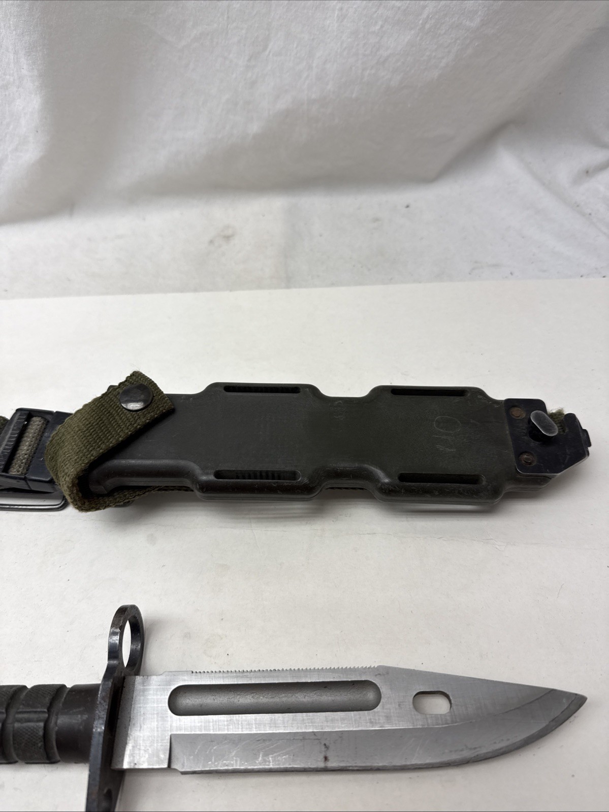 USGI M9 PHROBIS III Military Fixed Blade Knife Fuller B Grade Long Strap Pat Pen