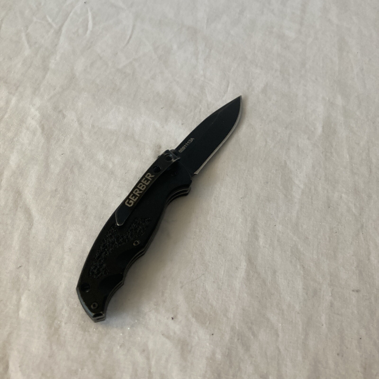 BLACK GERBER FOLDING KNIFE W/POCKET CLIP