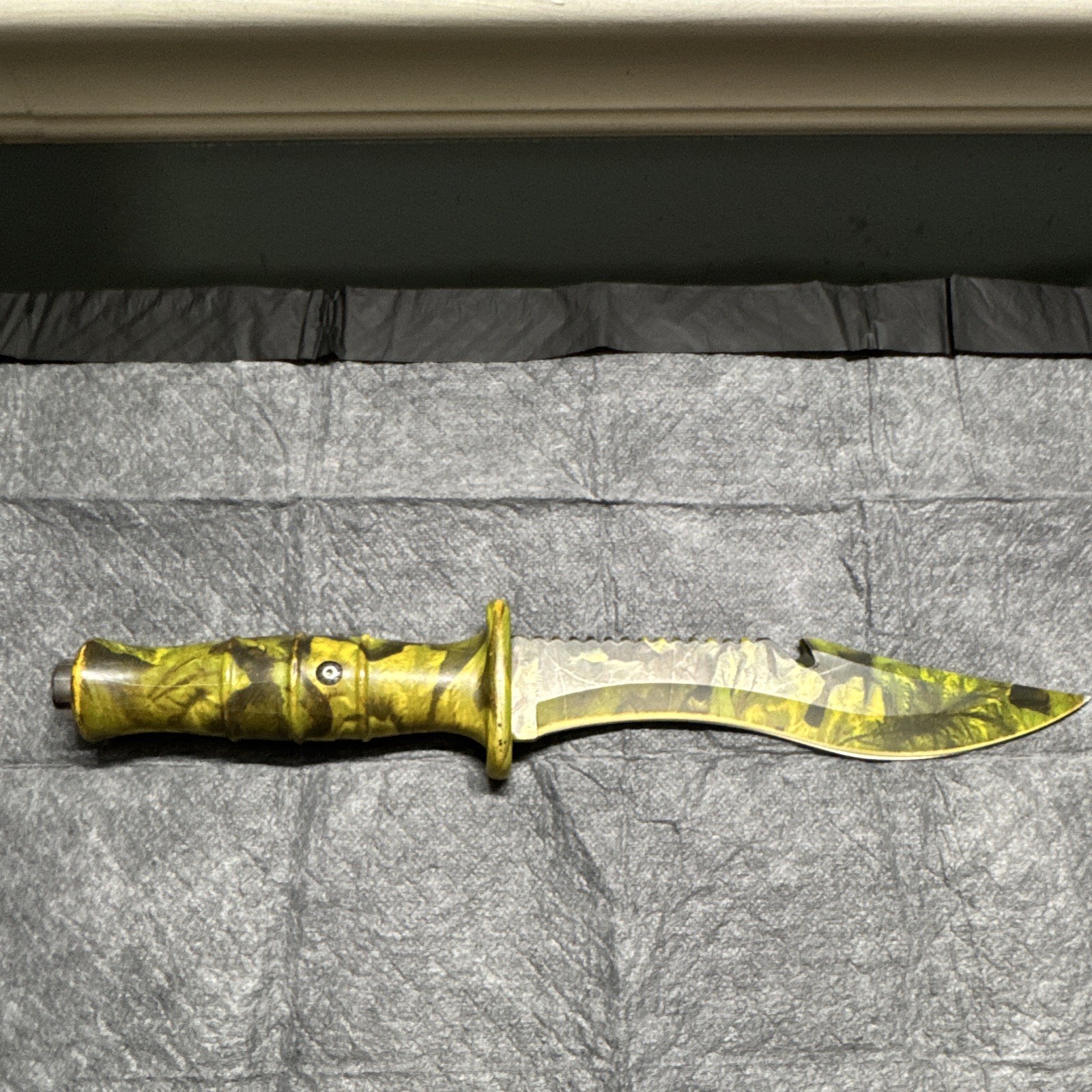 Camo Fixed Blade Hunting Knife Clip Point Plain Edge w/ Sheath 4.1-5in