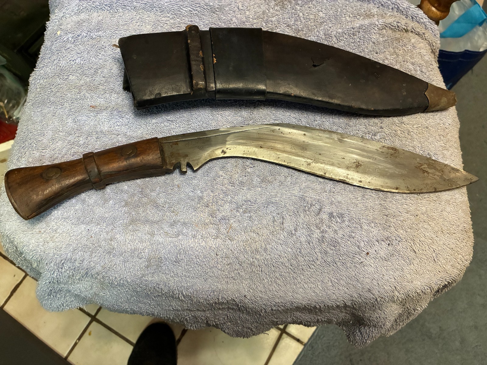 Vintage India GURKHA KUKRI Fighting Knife 12″ Blade And Original Sheath
