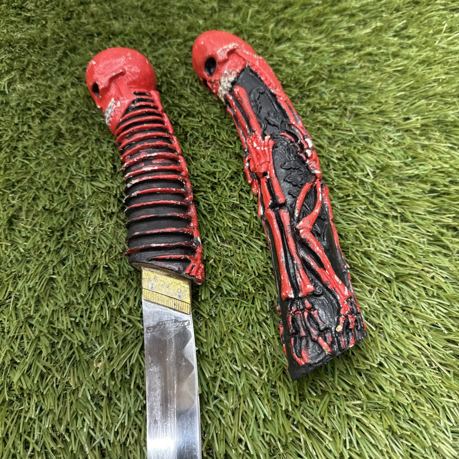 Fighter Plus China Fantasy Fixed Blade Knife 14 3/4 Skull Spine Sheath Red Black