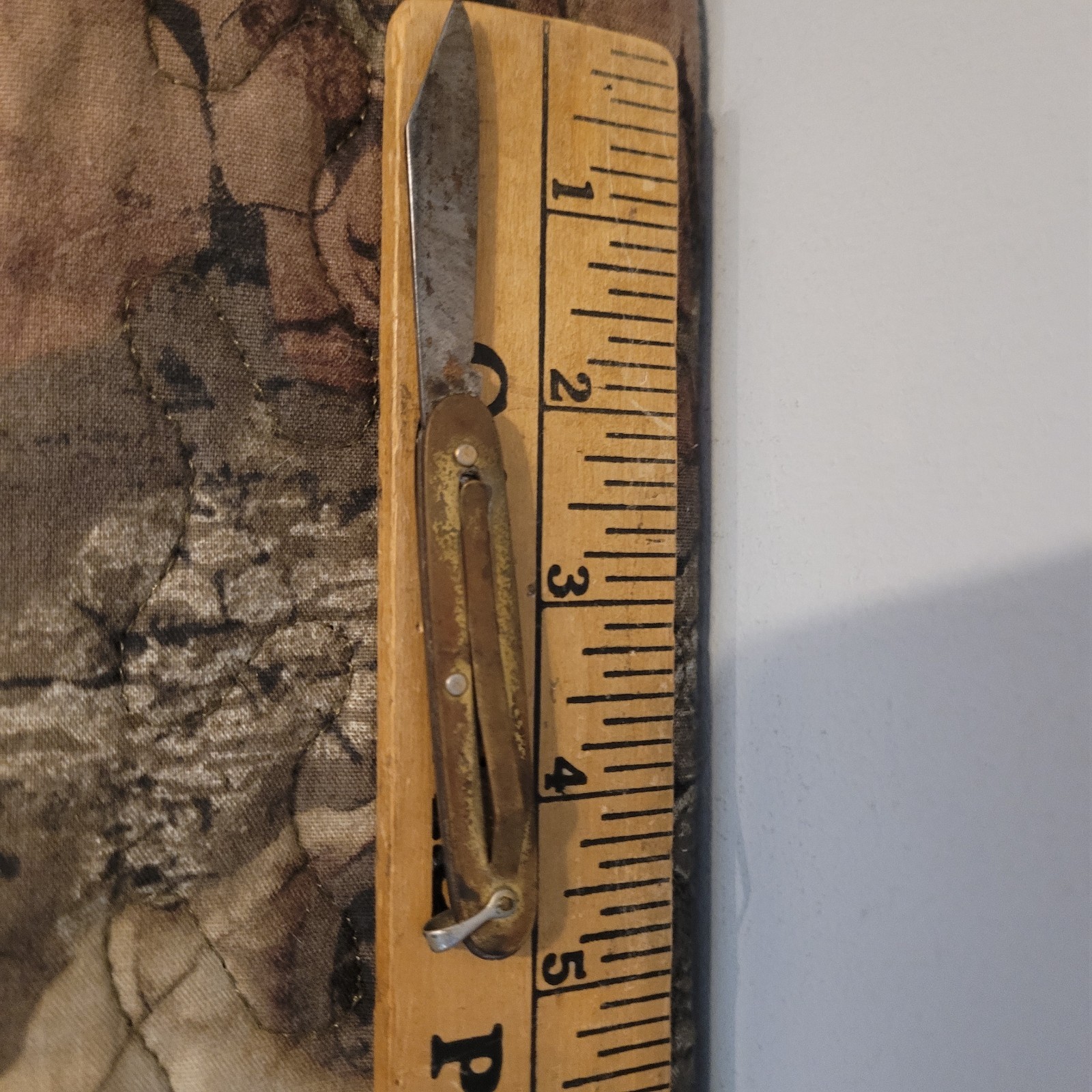 Vintage Thin Pocket Knife Made In USA Single Blade Money Clip On Back