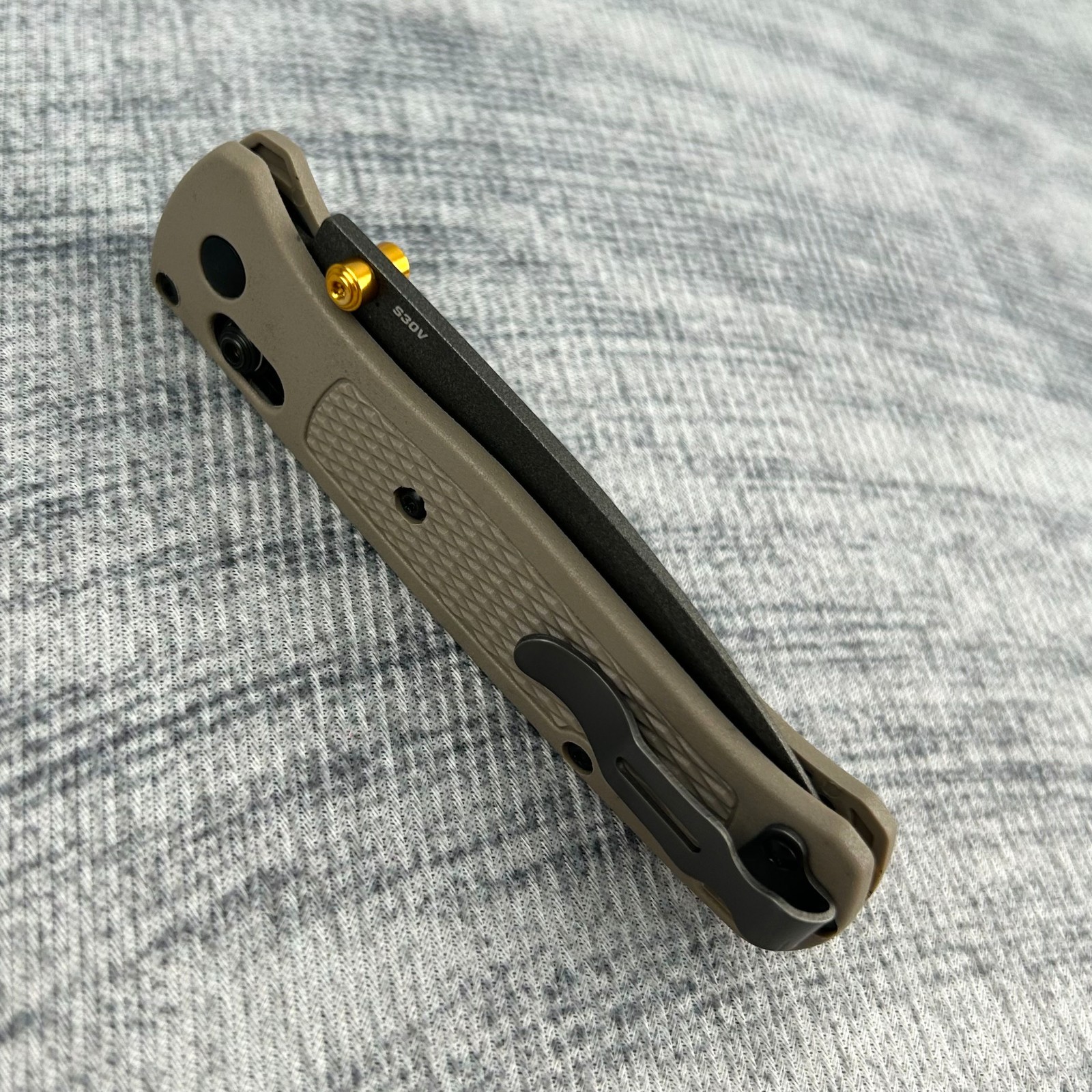 Benchmade Bugout 535GRY-1 |Gray Handle CPM-S30V Stainless Steel Folding knife
