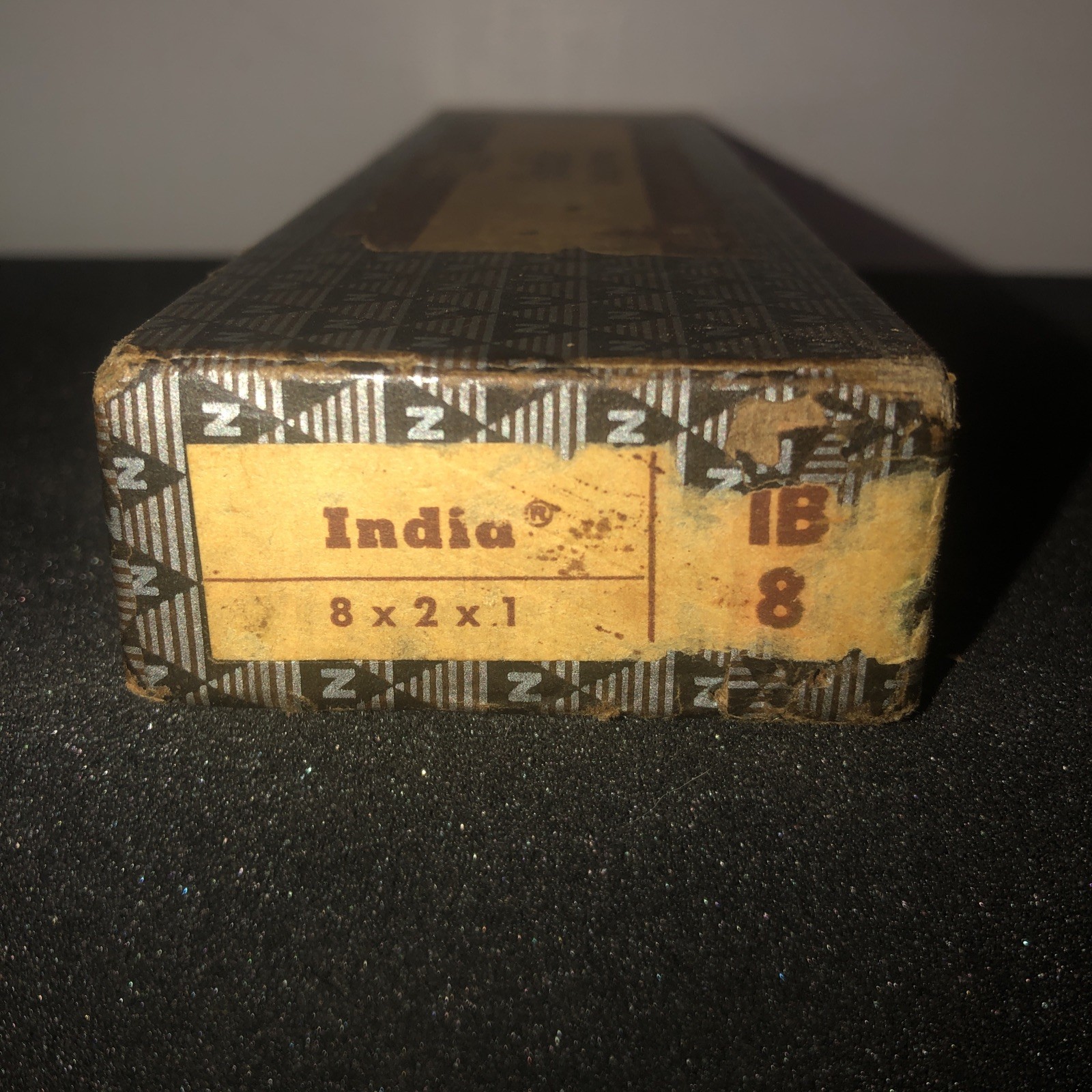 Vintage Norton India Oil Stone Knife Sharpener in original Box