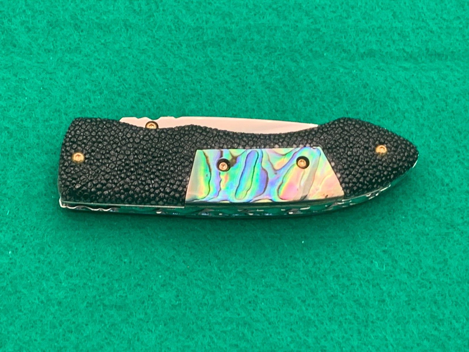 CUSTOM TAWEESAK KNIFE MOTHER OF PEARL / CASE NONE BETTER MUSEUM QUALITY) w/CASE
