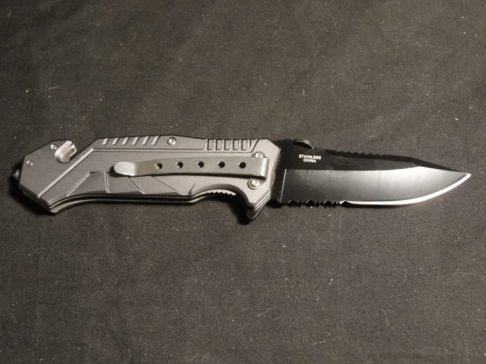 United States Air Force YC-501AF Tactical Folding Knife With Dog Tag