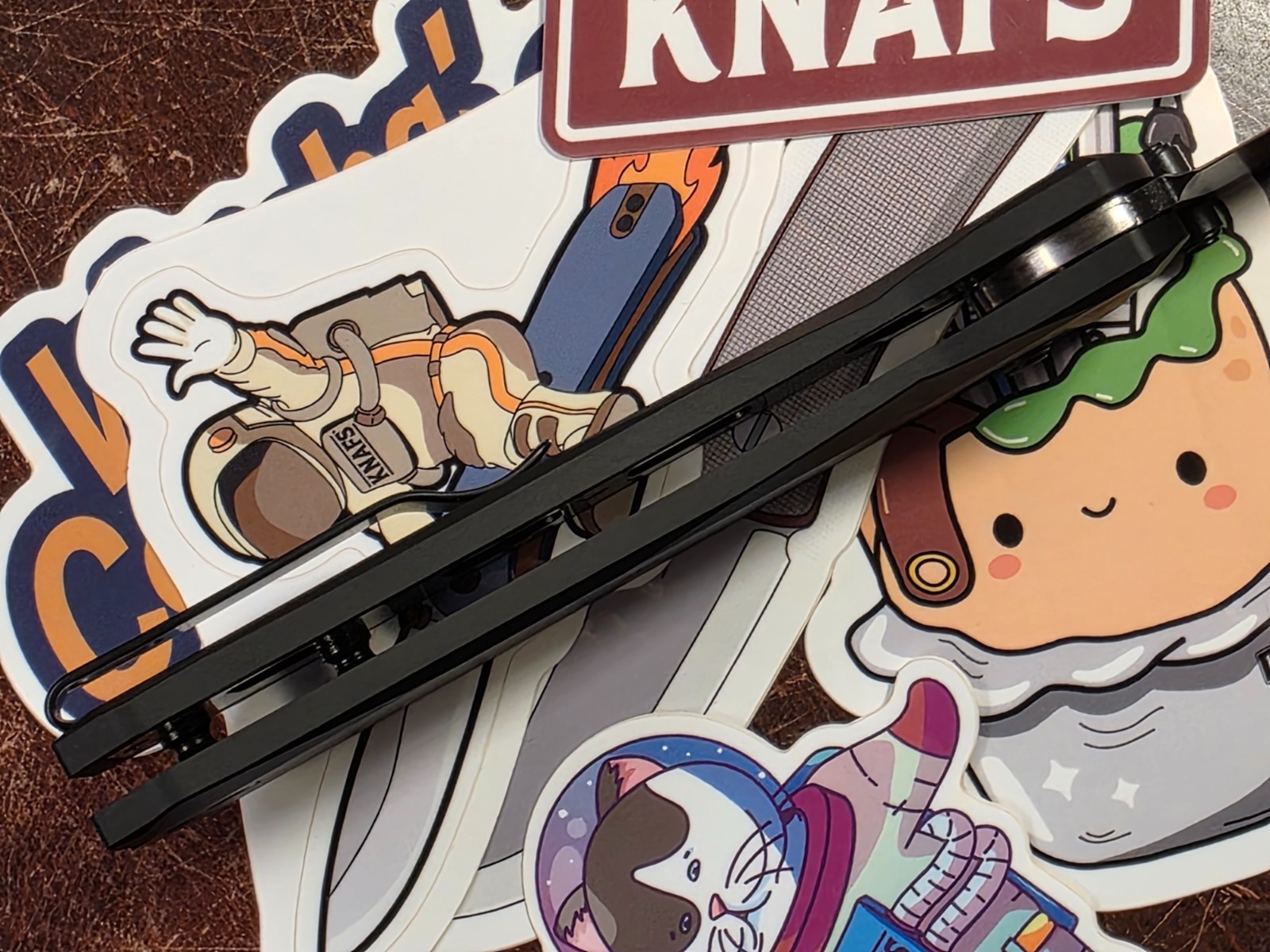 KNAFS Lander 2 – Black Aluminum Handle Axis Lock – Tanto Elmax Blade 00679