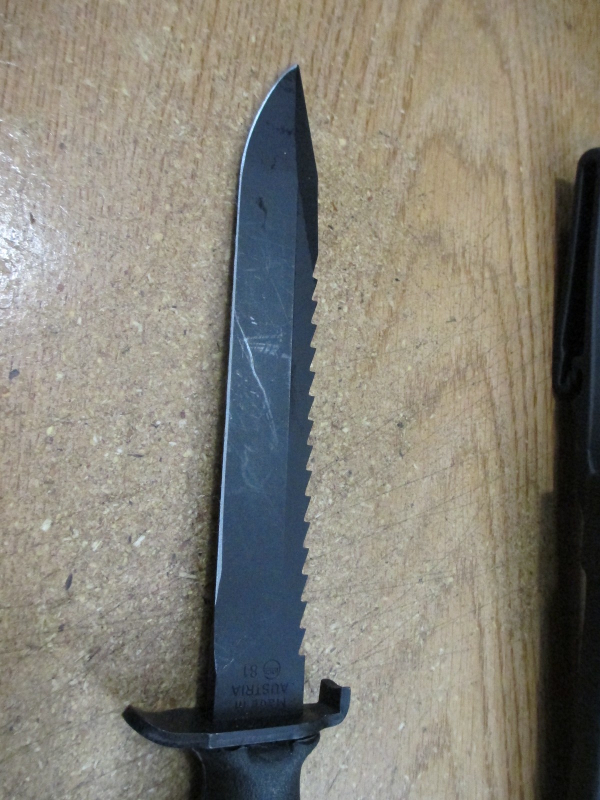 Vintage GLOCK 81 MADE IN AUSTRIA FIGHTING COMBAT FIELD KNIFE ROUND LOGO Gen 1