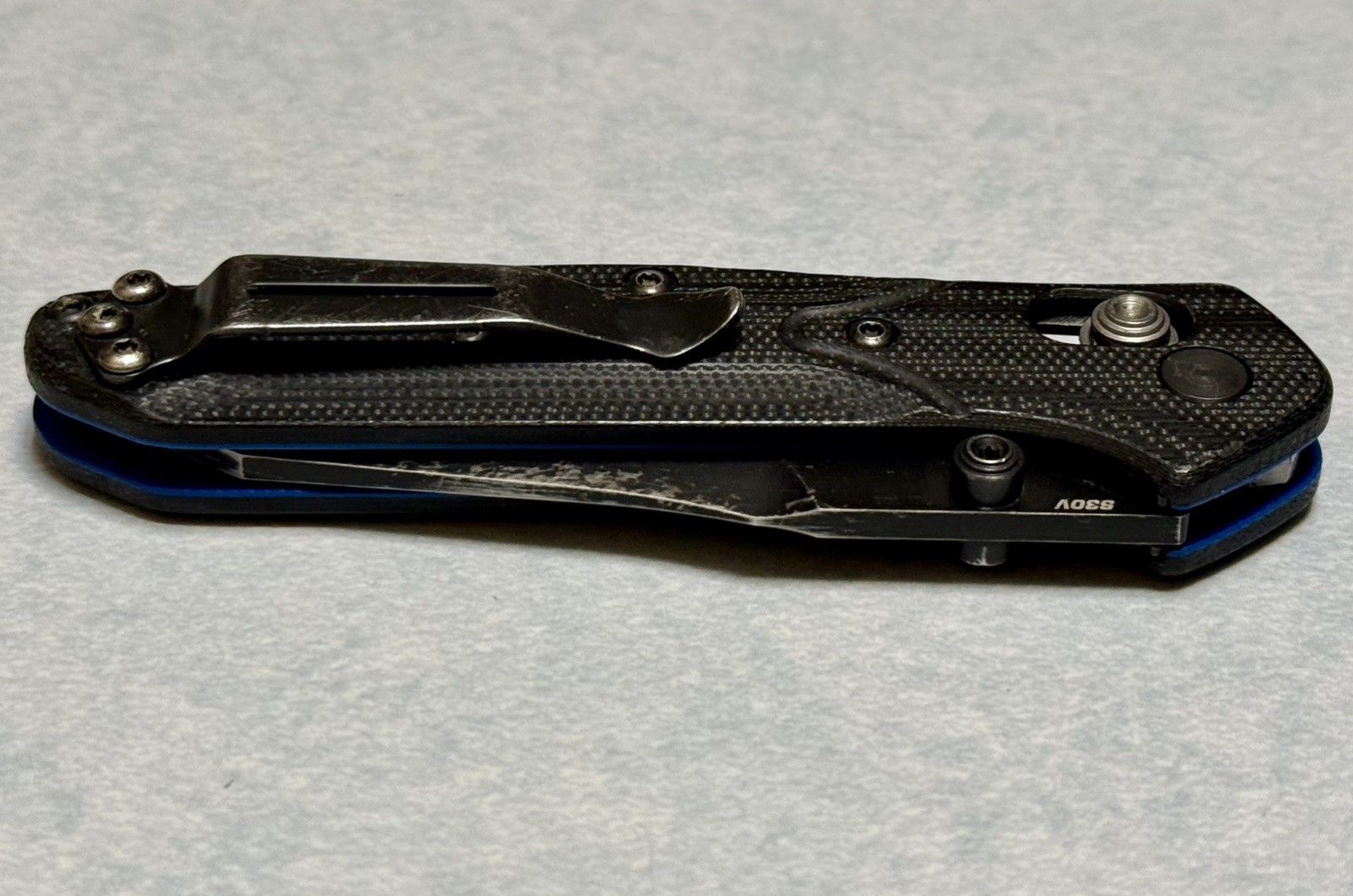 Benchmade 945BK-1 Mini Osborne Axis Reverse Tanto S30V Black/Blue G10