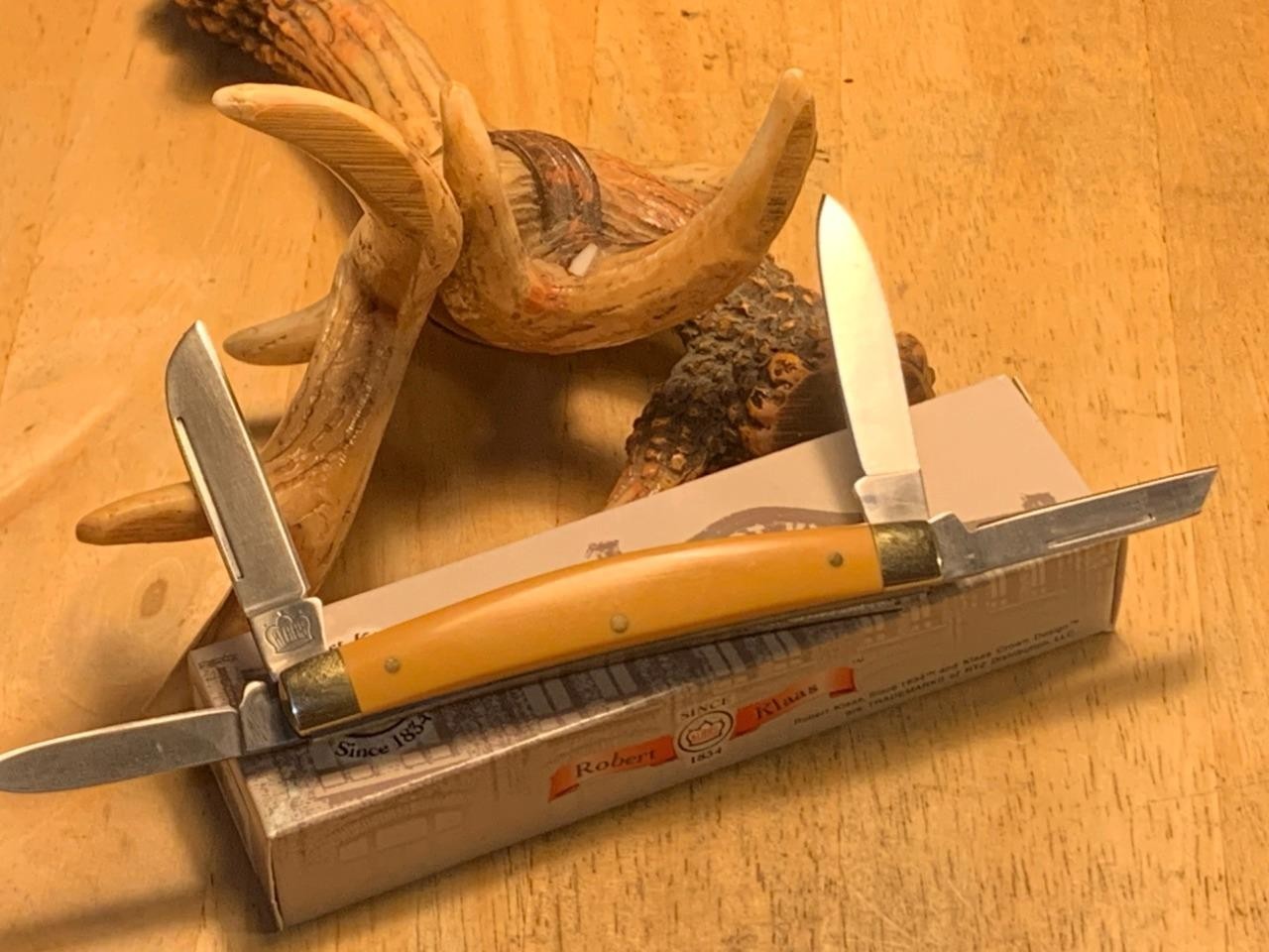 Robert Klaas Yellow Smooth Delrin Congress 3 5/8″ Pocket Knife KC3426