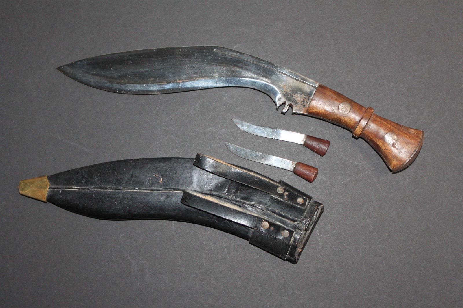 Vintage India Kukri Knife w/ Sheath & 2 Small Knives Full Tang Nepalese Gurkha