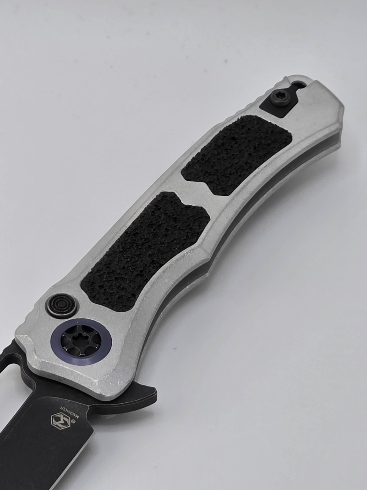 Heretic Knives Wraith V4 Manual Blizzardworn H001-8A-BLZ MagnaCut